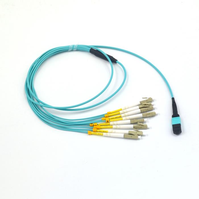 QSFP MPO-8LC Duplex 10GB 50um OM3 3.0mm Fanout Cable